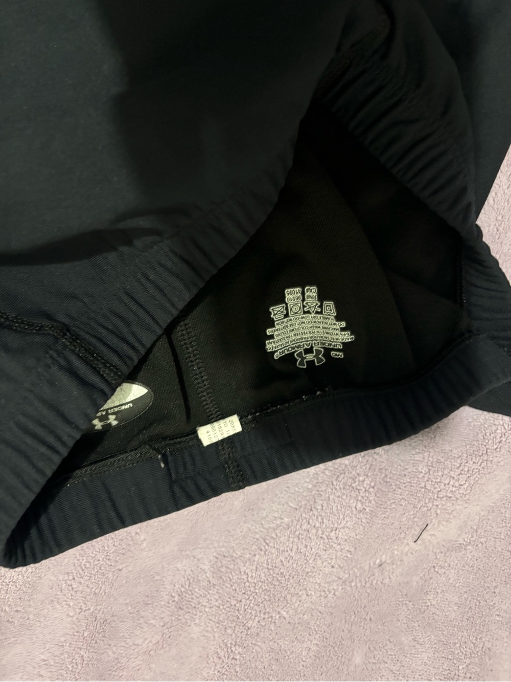 Under Armour Black Performance Leggings with Logo - Picture 2 of 4